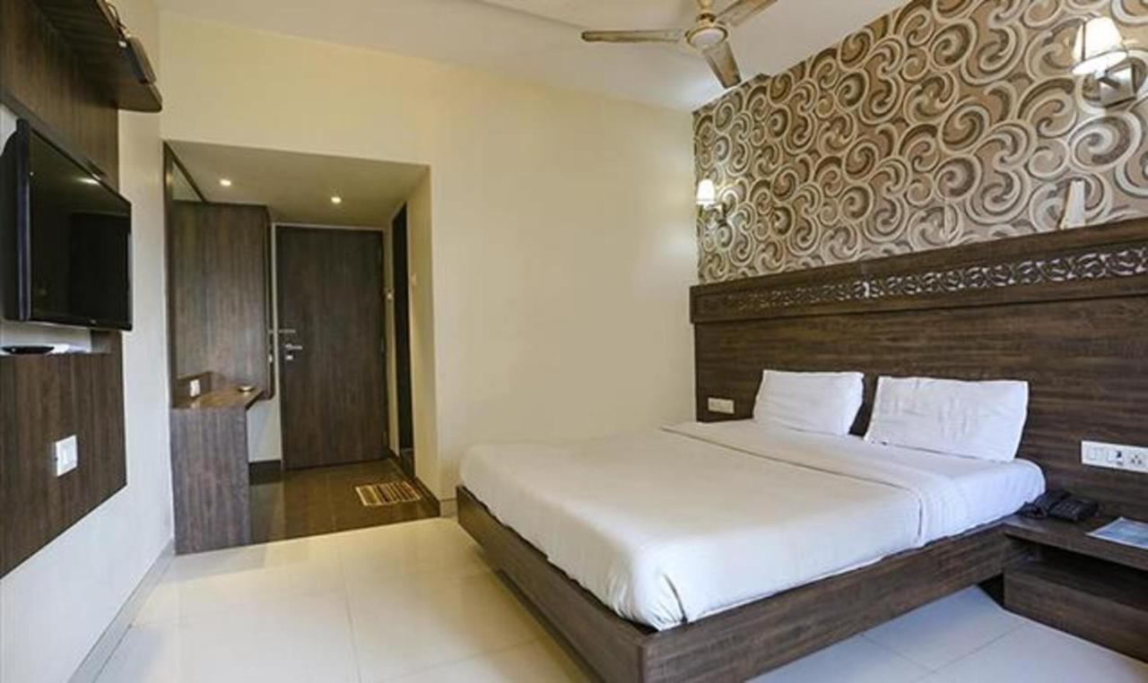 Fabhotel Shivani Residency - Mira Road Exteriör bild