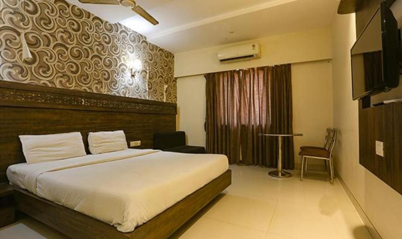Fabhotel Shivani Residency - Mira Road Exteriör bild