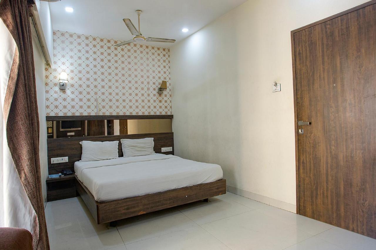 Fabhotel Shivani Residency - Mira Road Exteriör bild